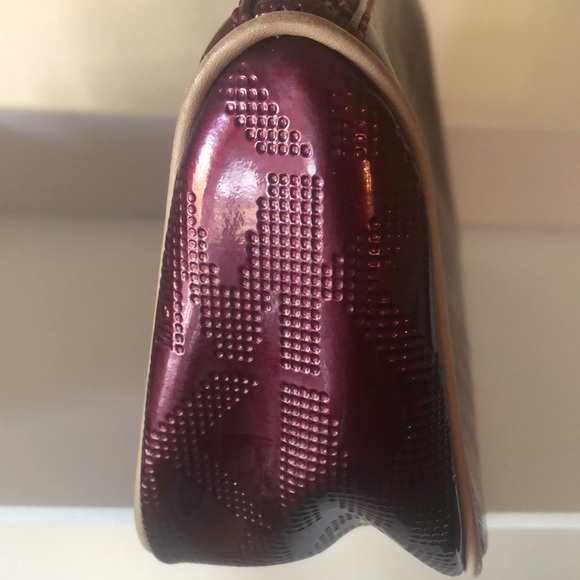 MICHAEL KORS burgundy coloured make up case - Picture 7 of 14